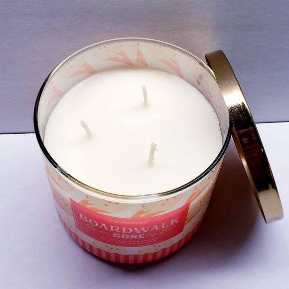 Goose Creek BOARDWALK CONE Large 3-Wick Scented Candle, 14.5 oz - Picture 3 of 5